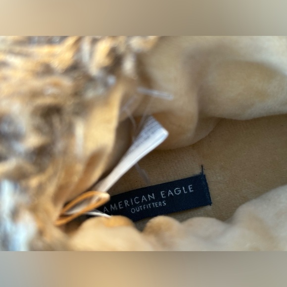 American Eagle Outfitters Tan Furry Accessory - Picture 7 of 9